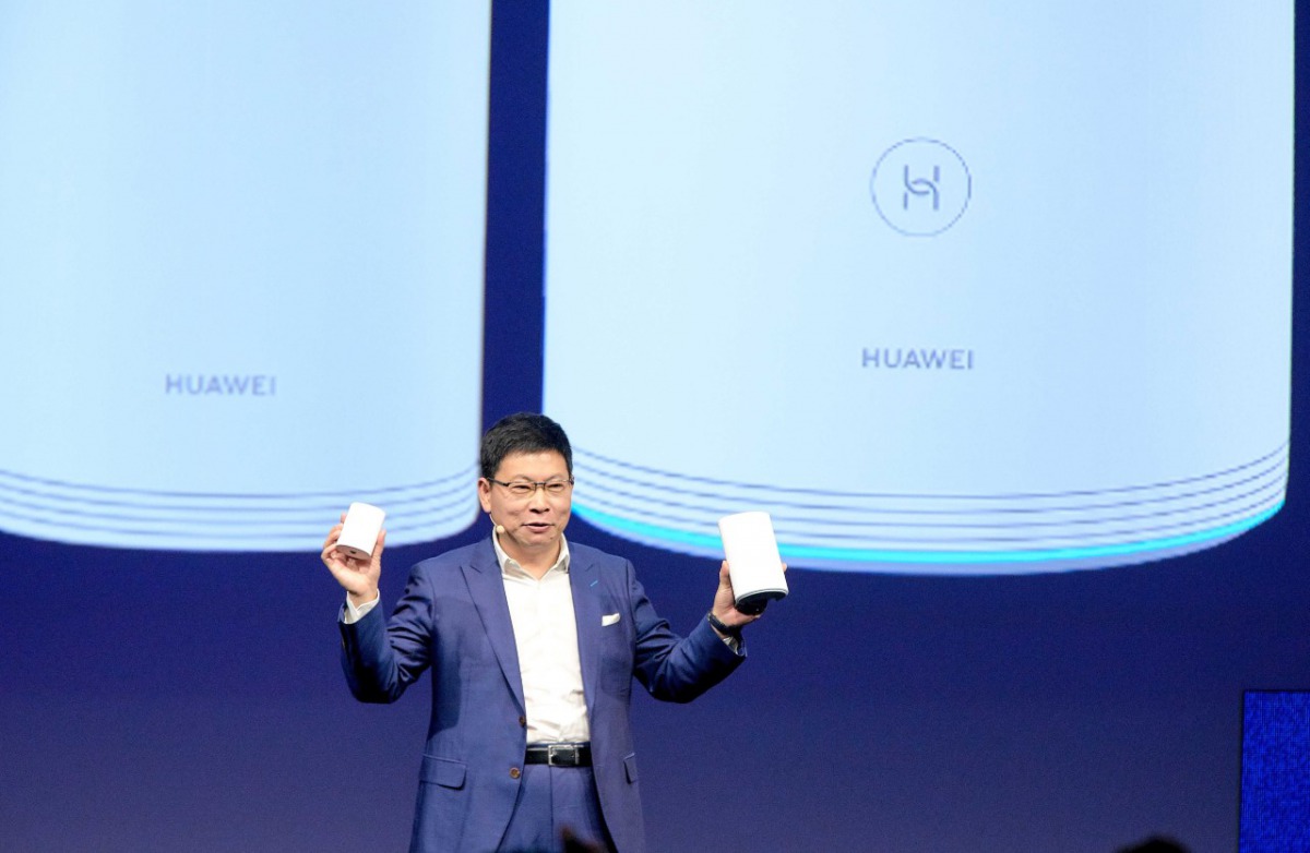 A senior official of Huawei unveiling the company’s new-generation ‘Huawei WiFi Q2 Pro’ at the recently concluded 2019 IFA event in Berlin, Germany.