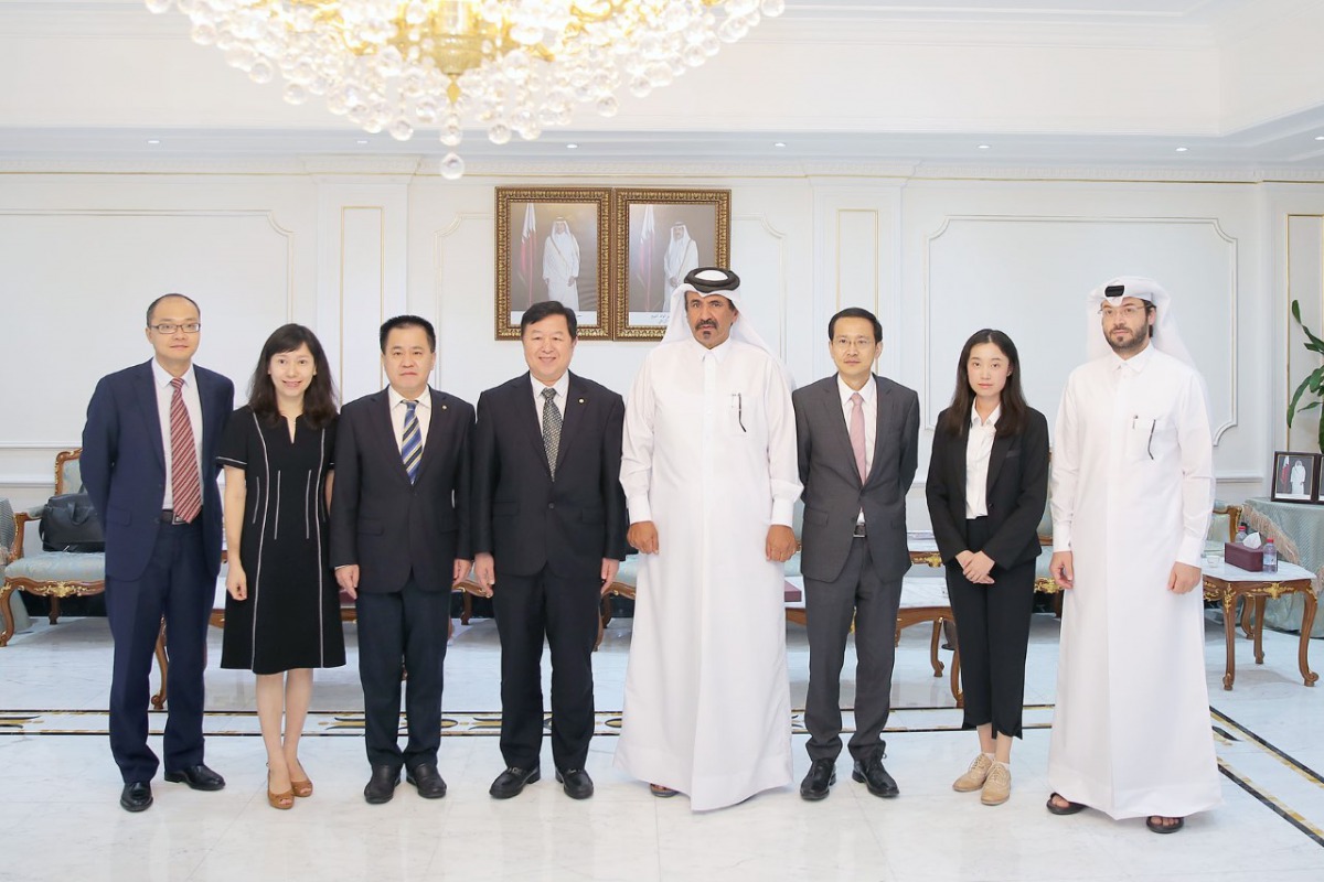 Qatar Chamber First Vice-Chairman, Mohamed bin Ahmed bin Towar Al Kuwari (fifth left),  with CFTC trade delegation and other officials.