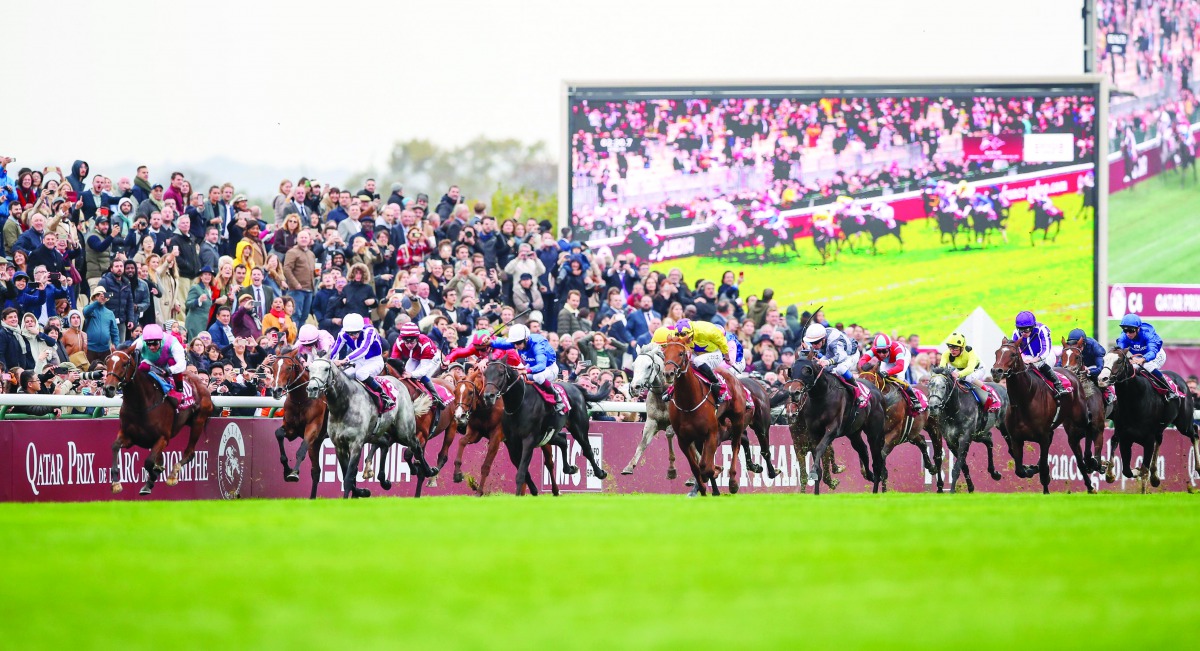 Action from last year’s Qatar Prix de l’Arc de Triomphe.