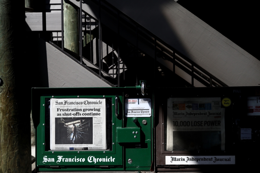  The front page of the San Francisco Chronicle alerts the community about power outages on October 10, 2019 in Sausalito, California. Ezra Shaw/Getty Images/AFP
