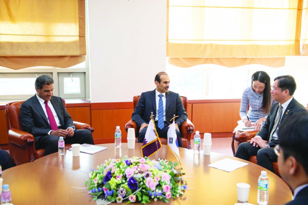 H E Saad Sherida Al Kaabi (second left), the Minister of State for Energy Affairs, met in Seoul with Moon Seong-hyeok, the Minister of Oceans & Fisheries of the Republic of South Korea. The two ministers discussed various aspects of bilateral relations an