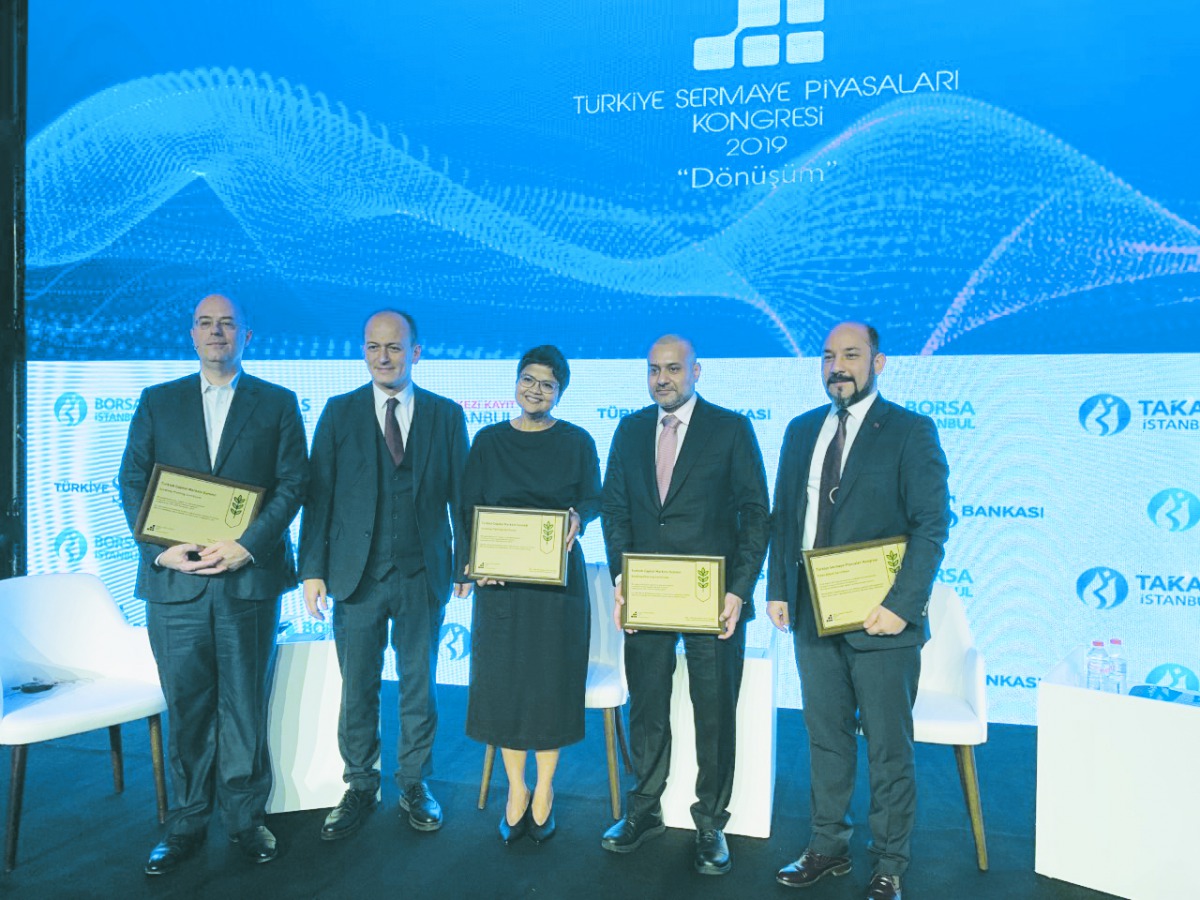 Yousuf Mohamed Al-Jaida, CEO of QFC, with Turkish Capital Markets Summit participants.