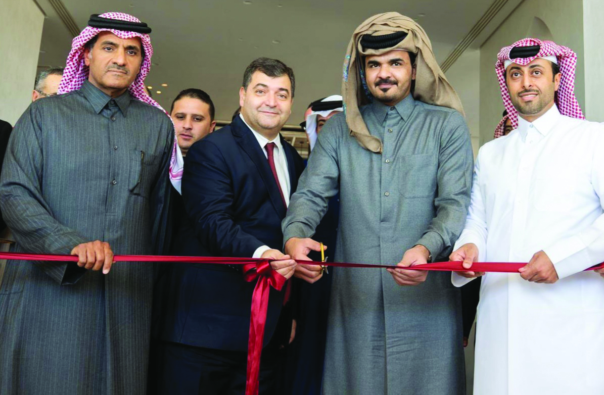 H E Sheikh Joaan bin Hamad Al Thani (second right), opening the Qatari Diar Anantara-Tozeur Resort in Tunisia.