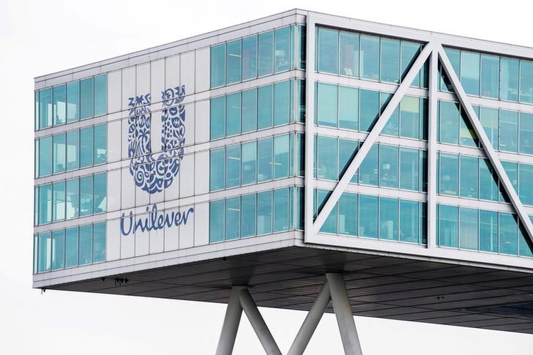 FILE PHOTO: Unilever headquarters in Rotterdam, Netherlands, August 21, 2018. Reuters / Piroschka van de Wouw