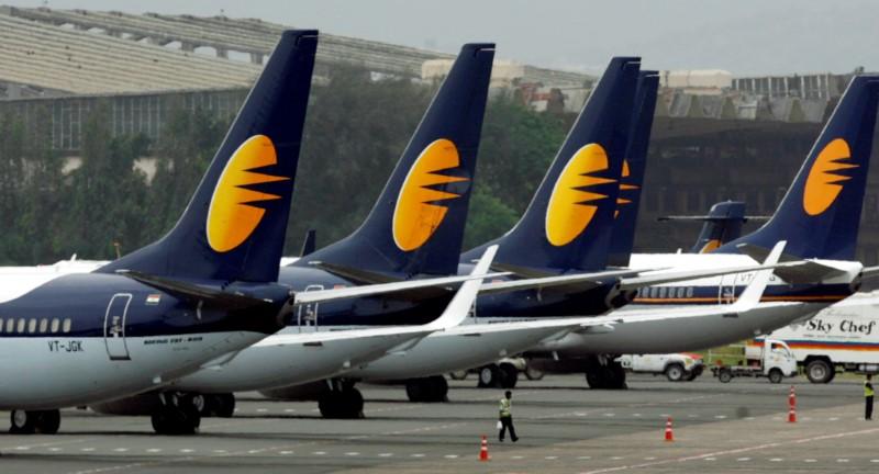 Jet Airways aircraft stand on tarmac at the domestic airport terminal in Mumbai, September 9, 2009. Reuters / Punit Paranjpe