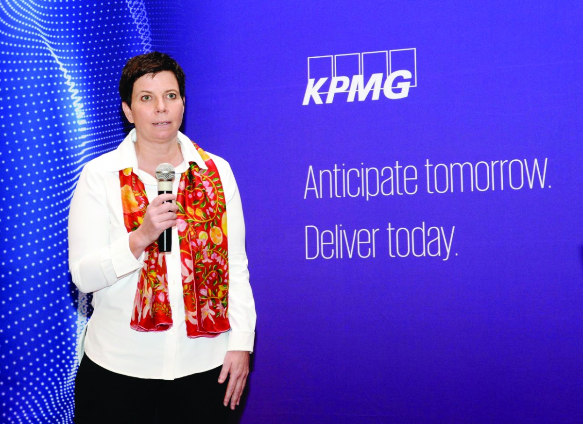 Barbara Henzen speaking at the seminar.