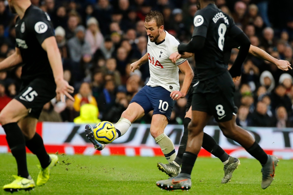 Tottenham Hotspur's English striker Harry Kane controls the ball during the English Premier League football match between Tottenham Hotspur and Brighton and Hove Albion at Tottenham Hotspur Stadium in London, on December 26, 2019. (AFP / Tolga AKMEN)