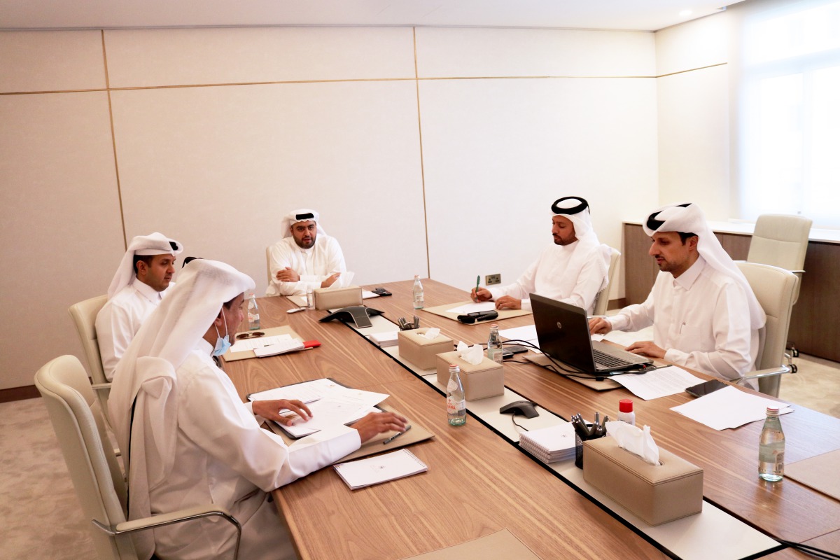Sheikh Mohammed bin Hamad bin Jassim Al Thani (centre) Chairman and Managing Director of Barwa Bank and other Board Members addressing the Ordinary General Assembly, which was held through virtual video conferencing technology, yesterday. 