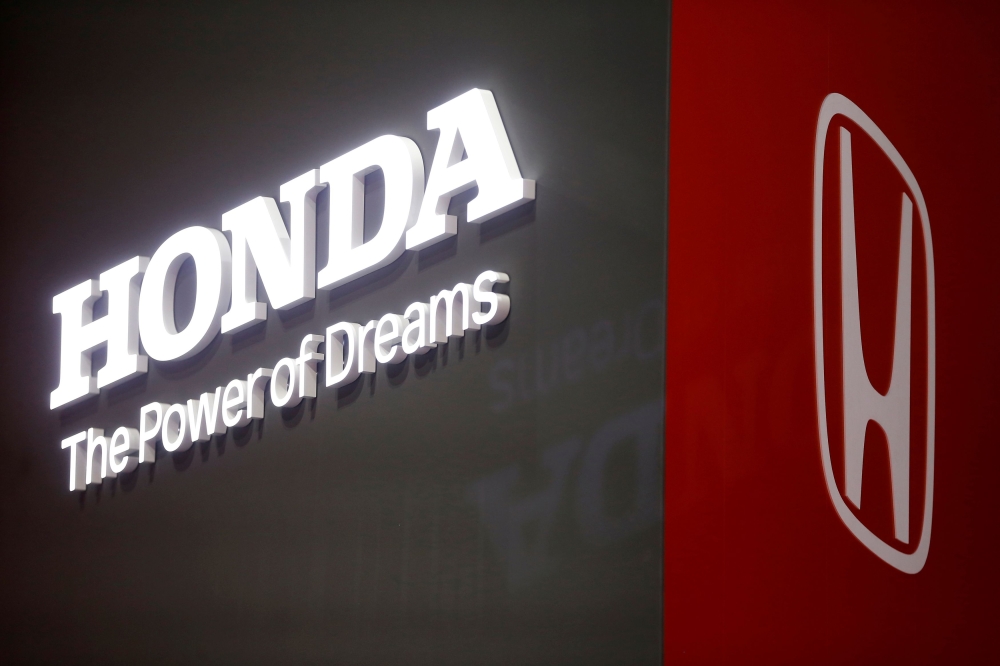 The Honda logo displayed at the 89th Geneva International Motor Show in Geneva, Switzerland, March 5, 2019. REUTERS/Pierre Albouy/File Photo