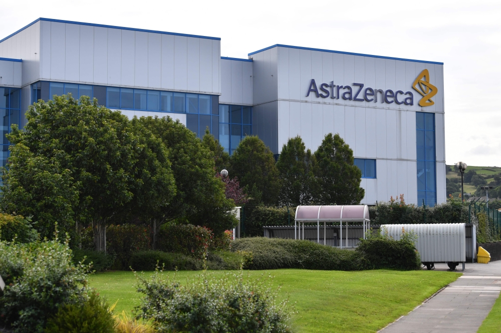 File photo taken on July 21, 2020 of the offices of British-Swedish multinational pharmaceutical and biopharmaceutical company AstraZeneca PLC in Macclesfield, Cheshire, UK. / AFP / Paul ELLIS