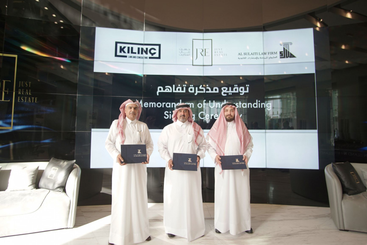 Officials of Just Real Estate, Al Sulaiti Law Firm and K?l?nç Law & Consulting during the event. 