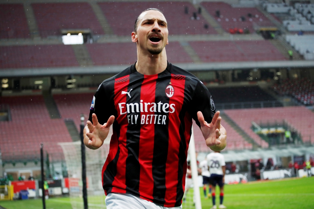  AC Milan's Zlatan Ibrahimovic celebrates scoring their first goal REUTERS/Alessandro Garofalo/File Photo
