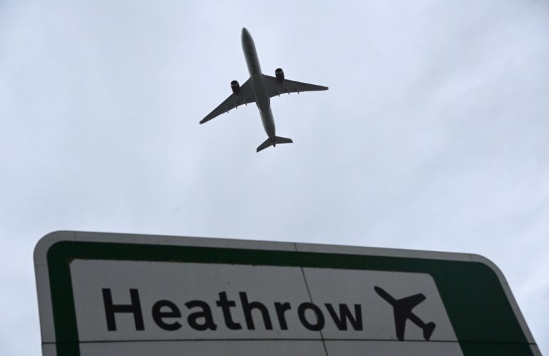 An aircraft takes off at Heathrow Airport amid the spread of the coronavirus disease (COVID-19) pandemic in London, Britain, February 4, 2021. REUTERS/Toby Melville/File Photo
