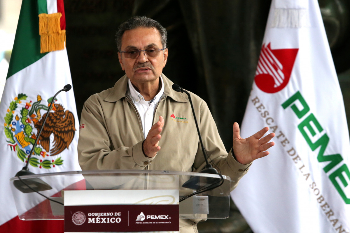 Pemex Chief Executive Officer Octavio Romero gestures in a news conference after Sunday's fire on an offshore platform in the southern Gulf of Mexico, at the headquarters of state-owned oil giant in Mexico City, Mexico, August 23, 2021. REUTERS/Edgard Gar