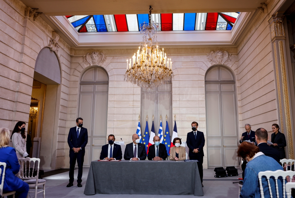 Greek Prime Minister Kyriakos Mitsotakis, Greek Defence Minister Nikolaos Panagiotopoulos, Greek Foreign Affairs Minister Nikos Dendias, French Foreign Affairs Minister Jean-Yves Le Drian, French Defence Minister Florence Parly and French President Emmanu