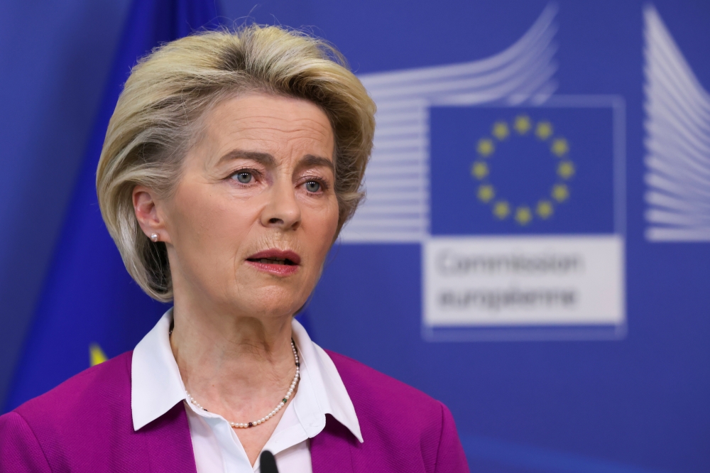 European Commission President Ursula von der Leyen gives a media statement on the coronavirus disease (COVID-19) vaccines, in Brussels, Belgium October 18, 2021. REUTERS/Yves Herman/Pool
