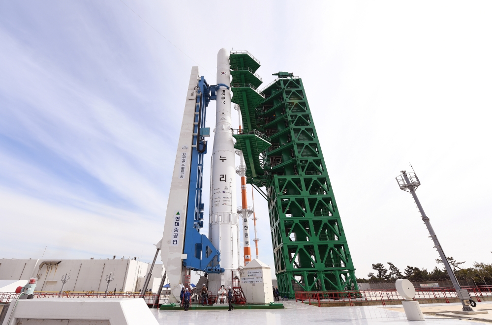 KSLV-II NURI rocket stands on its launch pad at the Naro Space Center in Goheung, South Korea, October 20, 2021. Picture taken October 20, 2021. Korea Aerospace Research Institute/Handout via REUTERS