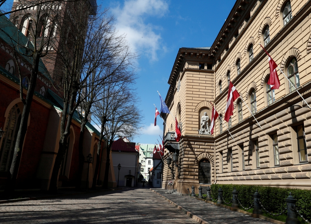 General view of an empty square next to the Parliament during the coronavirus disease (COVID-19) outbreak in Riga, Latvia May 4, 2020. REUTERS/Ints Kalnins/File Photo