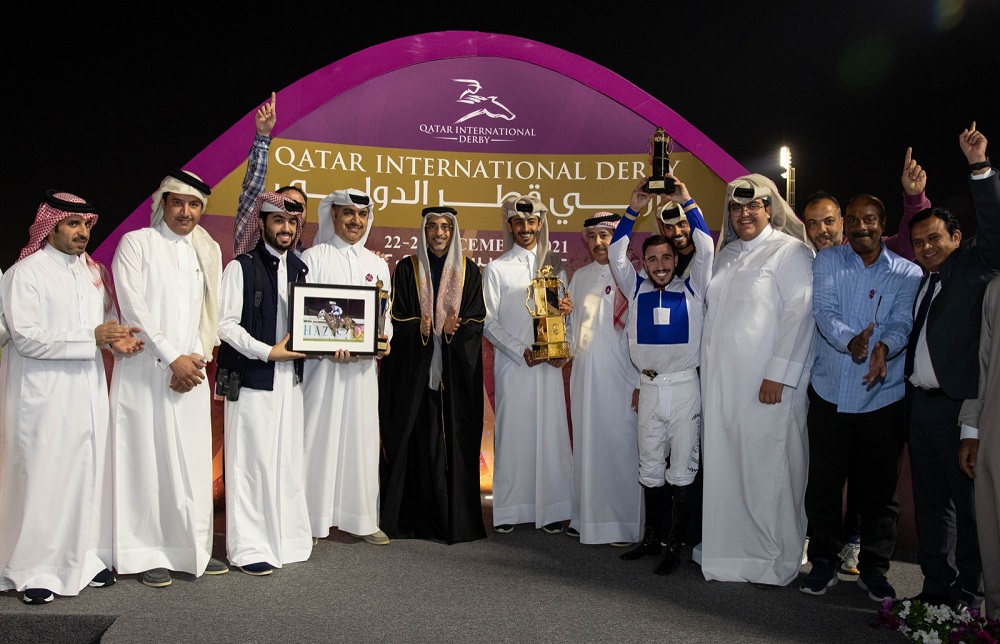Minister of Sports and Youth H E Salah bin Ghanem Al Ali crowned the winners of Qatar Derby.