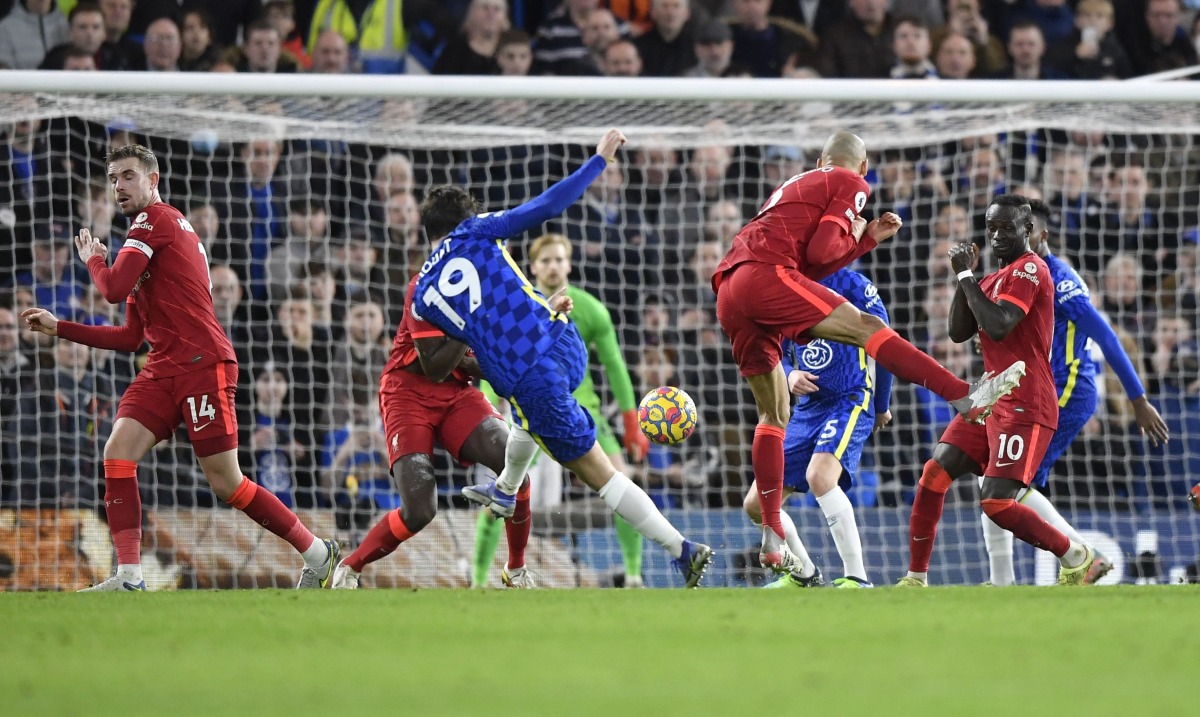 Chelsea's Mason Mount shoots at goal REUTERS/Toby Melville
