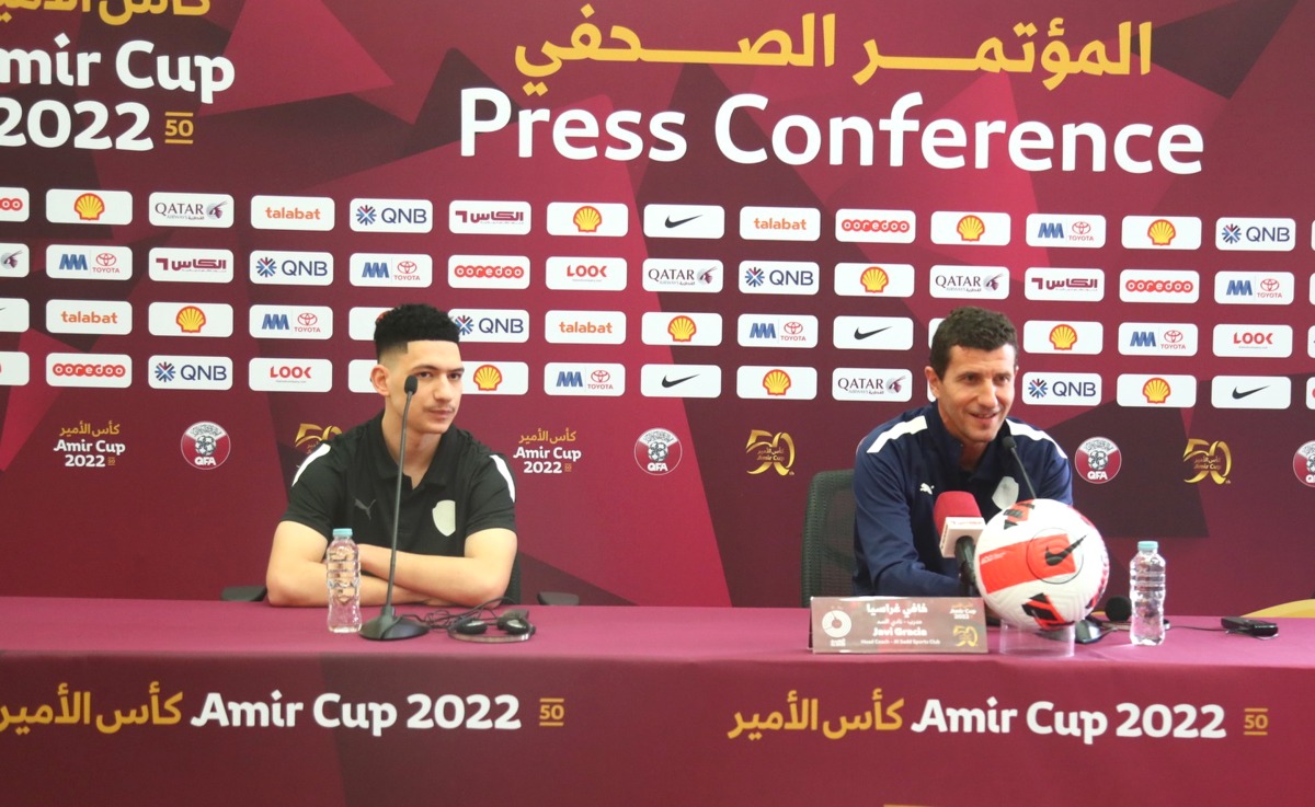 Al Sadd coach Javi Gracia and player Moustafa Tarek during a pre-match press conference yesterday.