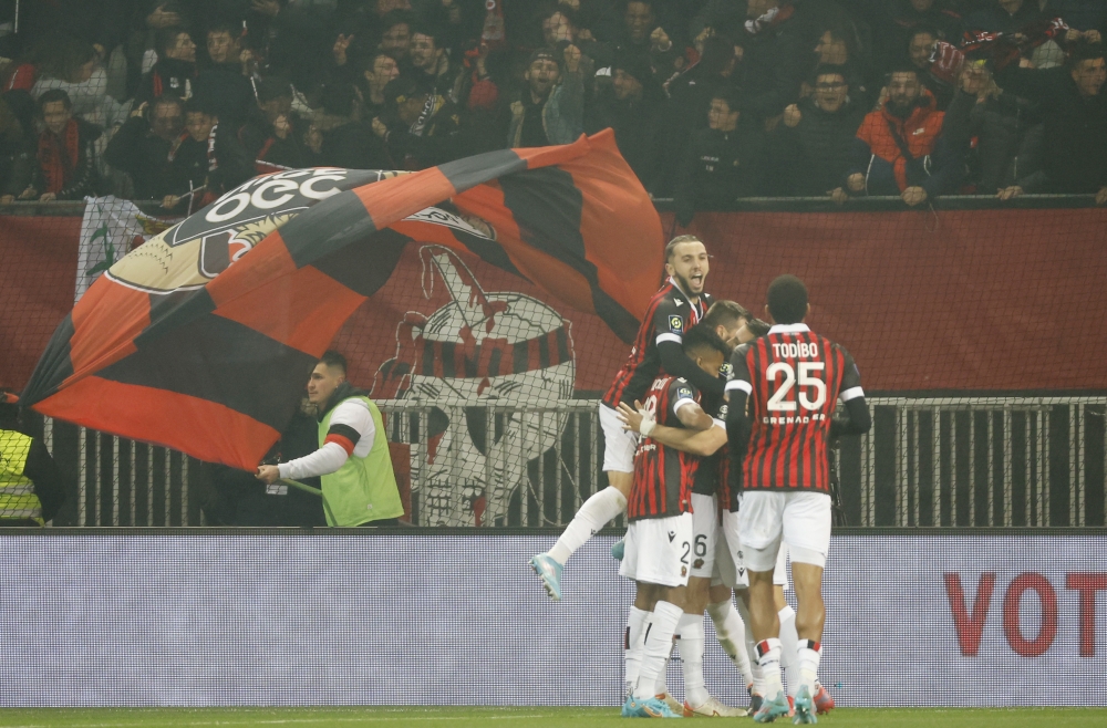 Nice's Andy Delort celebrates scoring their first goal with teammates REUTERS/Eric Gaillard
