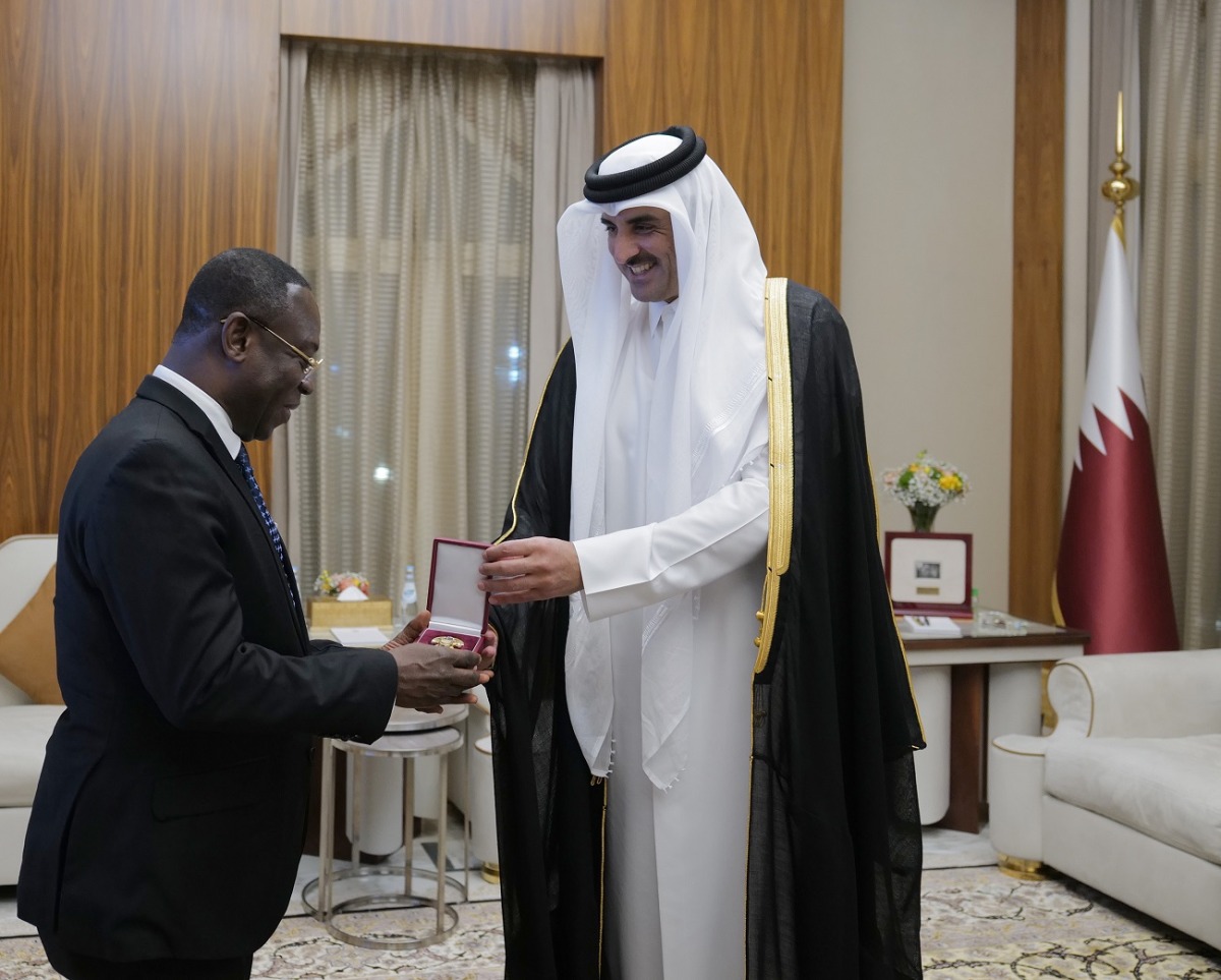 Amir awarding the Al Wajbah Decoration to Ambassador of the Republic of Ghana