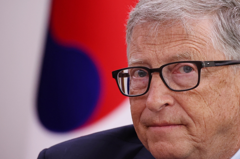 Microsoft Corp co-founder Bill Gates attends a meeting with South Korea's National Assembly Speaker Kim Jin-pyo at the National Assembly in Seoul, South Korea, August 16, 2022. REUTERS/Kim Hong-Ji/Pool
