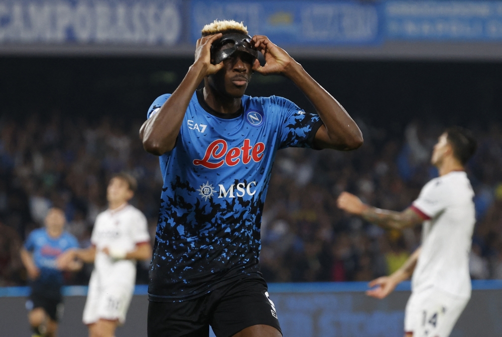 Napoli's Victor Osimhen celebrates scoring their third goal during the Serie A match against Bologna at the Stadio Diego Armando Maradona, Naples, Italy, on October 16, 2022.    REUTERS/Ciro De Luca