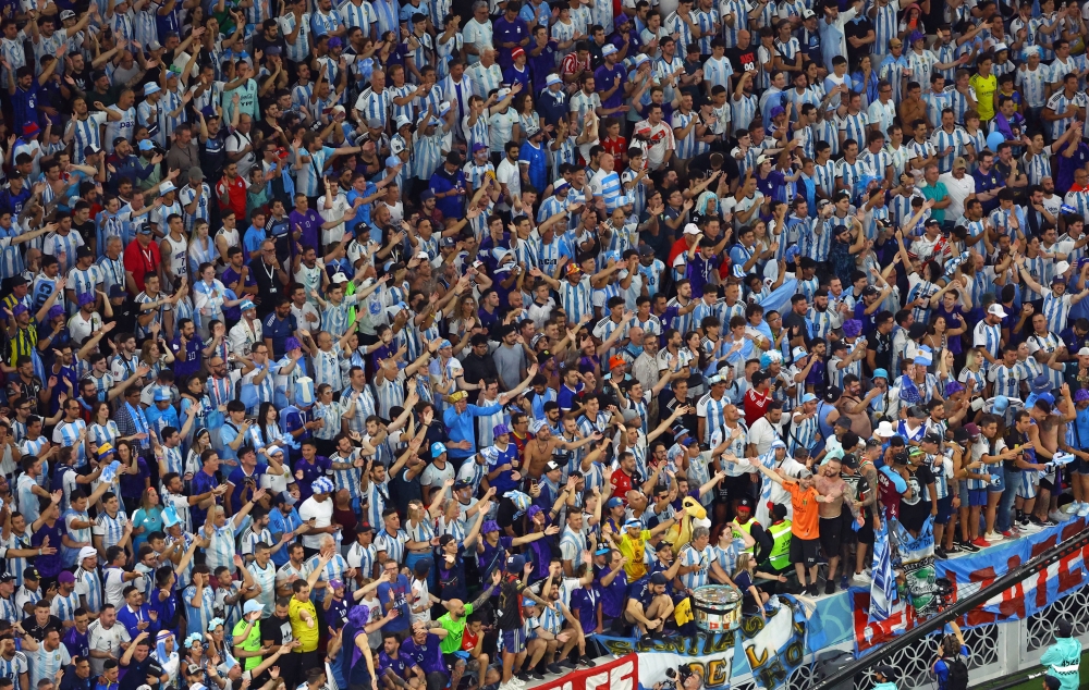 Argentina fans react REUTERS/Fabrizio Bensch