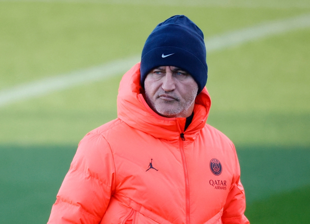 Paris St Germain's coach Christophe Galtier during a training session at the club's Ooredoo Training Centre, Saint-Germain-en-Laye, France, on December 27, 2022.  REUTERS/Sarah Meyssonnier