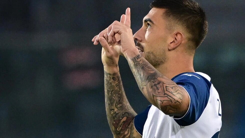 Mattia Zaccagni scored the opener from the penalty spot as Lazio kept their Champions League hopes alive with a 2-0 win at Sassuolo. (Miguel MEDINA / AFP)
