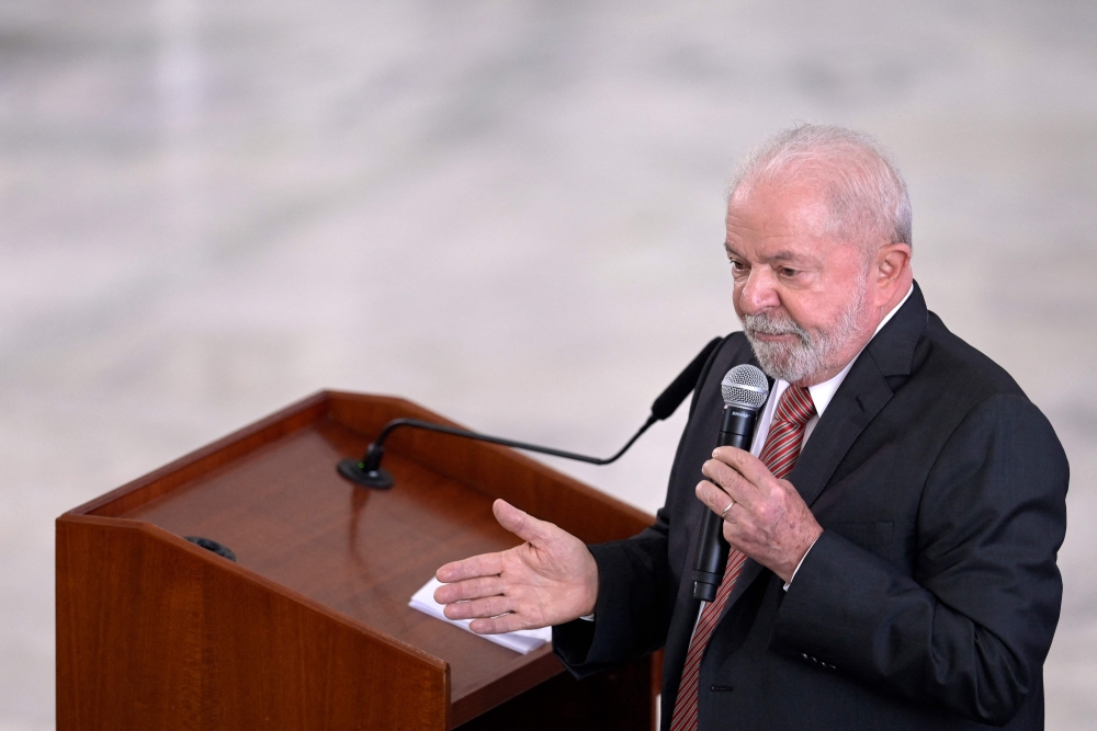 Brazilian President Luiz Inacio Lula da Silva speaks during a meeting with trade union Centrals at Palacio da Alvorada in Brasilia on January 18, 2023. (Photo by DOUGLAS MAGNO / AFP)