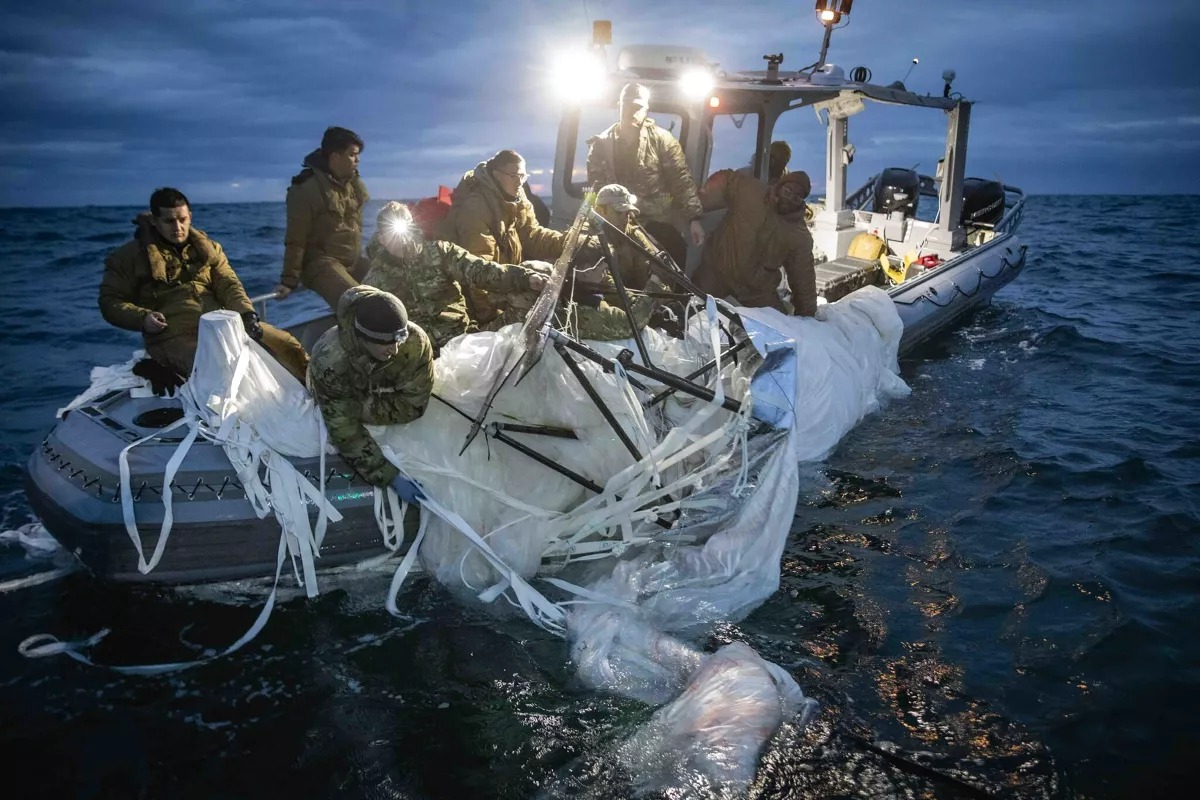File Photo: Sailors recover a suspected Chinese spy balloon off the coast of Myrtle Beach, South Carolina, US, on February 5, 2023. (US Navy / AP)