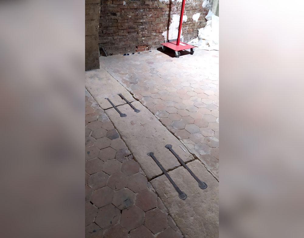 A handout image made available by the Universite Paris 8 / ArScAn CNRS on March 15, 2023, shows iron staples in the tribunes of the choir at the Notre-Dame de Paris Cathedral, one of the first structure to use iron reinforcements in the 12th century, in Paris. Photo by Maxime L’HERITIER / Université Paris 8 / ArScAn CNRS / AFP