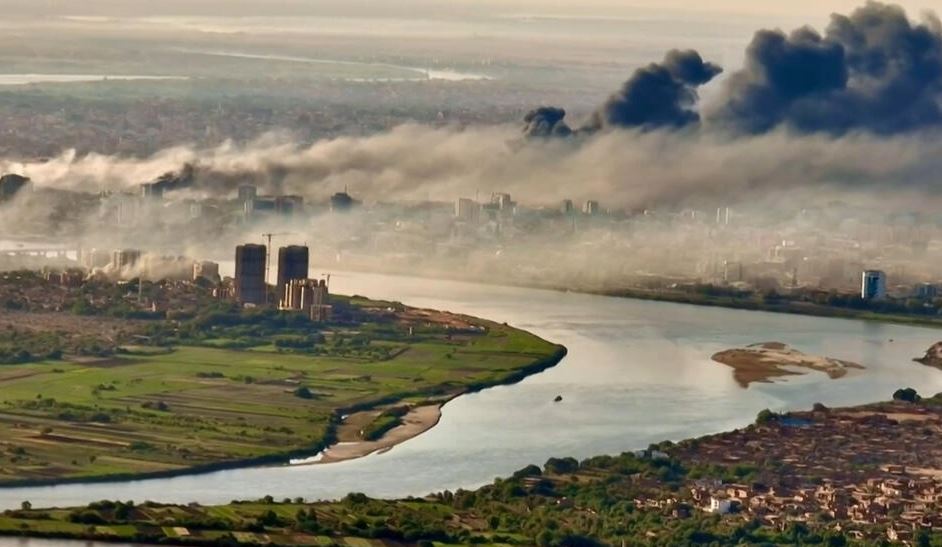 Khartoum has become a war zone, witnessing intense street battles involving artillery barrages, gunfights, air strikes and anti-aircraft fire © Abdelmoneim SAYED / AFP/File
