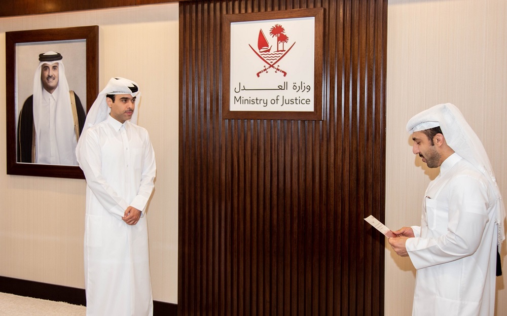 A legal expert taking legal oath yesterday at the headquarters of the Ministry of Justice.