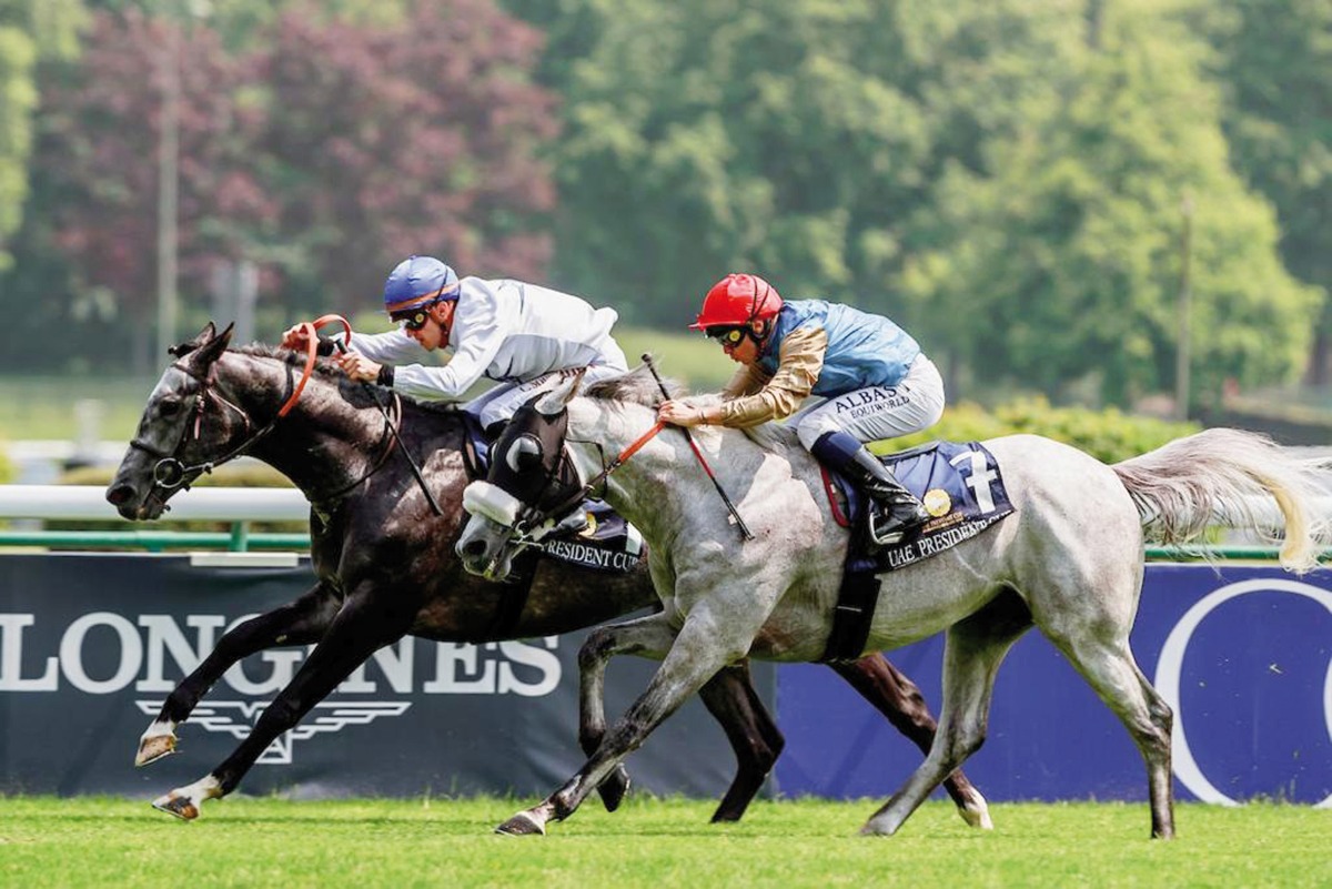 Christophe Soumillon guides Ch’Ezza towards the finish line.