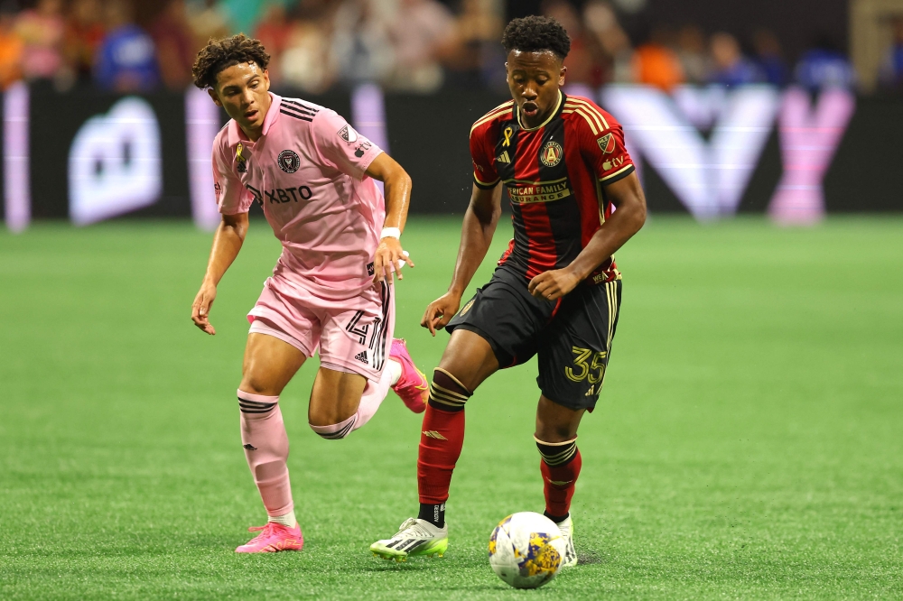 Ajani Fortune #35 of Atlanta United controls the ball against David Ruiz #41 of Inter Miami CF during the second half in Atlanta, Georgia. Michael Zarrilli/Getty Images/AFP 