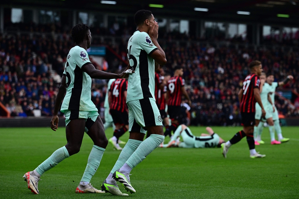 Chelsea's English defender #26 Levi Colwill (C) reacts after being caught offside during a Chelsea freekick, during the English Premier League football match between Bournemouth and Chelsea at the Vitality Stadium in Bournemouth, southern England on September 17, 2023. (Photo by Ben Stansall / AFP)