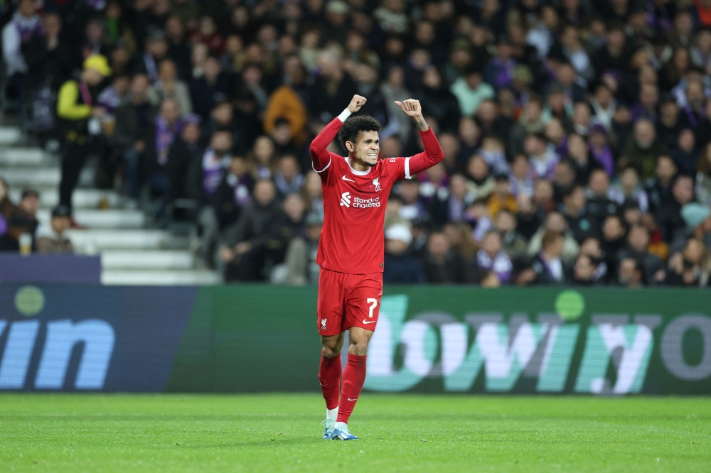 Liverpool's Colombian midfielder #07 Luis Diaz reacts during the UEFA Europa League Group E football match between Toulouse FC (TFC) and Liverpool at the Stadium de Toulouse, in Toulouse, southwestern France on November 9, 2023. (Photo by Charly TRIBALLEAU / AFP)