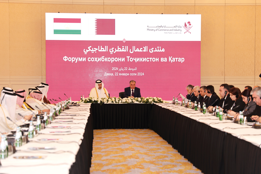 President of the Republic of Tajikistan, H E Emomali Rahmon; Minister of Commerce and Industry, H E Sheikh Mohammed bin Hamad bin Qassim Al Thani with other officials during the Qatari-Tajik Business Forum. 
