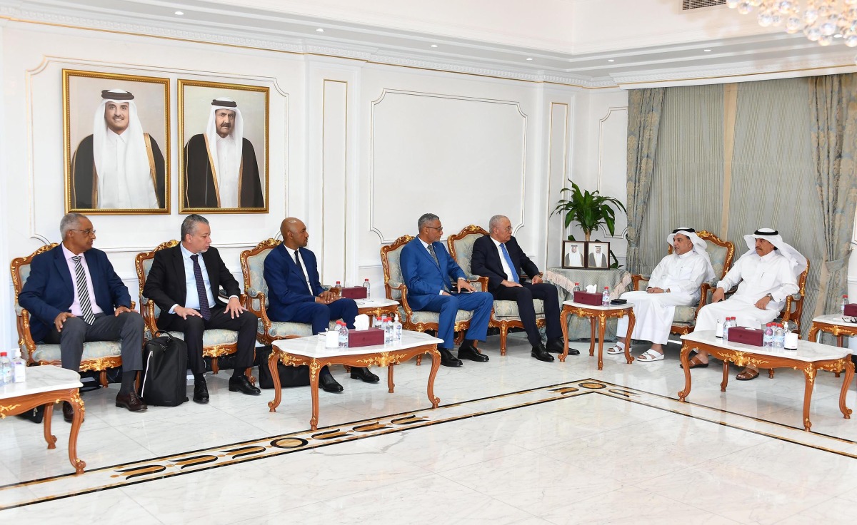 Qatar Chamber board member, Mohamed bin Ahmed Al Obaidli with the Minister of Foreign Affairs, Cooperation, and Regional Integration of the Republic of Cabo Verde, H E Rui Alberto de Figueiredo Soares, and his accompanying delegation during the meeting.