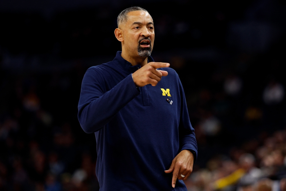 Head coach Juwan Howard of the Michigan Wolverines gestures against the Penn State Nittany Lions in the first half in the First Round of the Big Ten Tournament at Target Center on March 13, 2024 in Minneapolis, Minnesota. (Photo by David Berding / GETTY IMAGES NORTH AMERICA / Getty Images via AFP)
