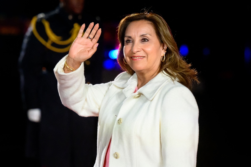 (FILES) Peru's President Dina Boluarte arrives for the leaders and spouses dinner during the Asia-Pacific Economic Cooperation (APEC) Leaders' Week at the Legion of Honor in San Francisco, California, on November 16, 2023. (Photo by JOSH EDELSON / AFP)
