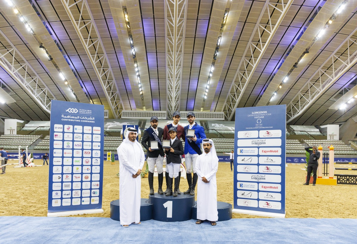 Vice Chairman of the Supreme Organizing Committee Ali bin Youssef Al Rumaihi and Chairman of the Facilities and Logistics Committee Mohammed Saleh Al Marri honoured the podium winners of Small Tour.