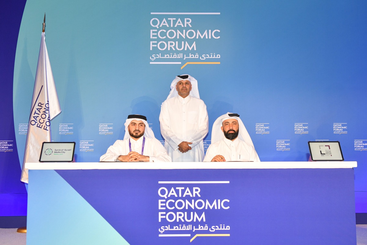 Media City Qatar and QRDI officials during the signing of the agreement. 