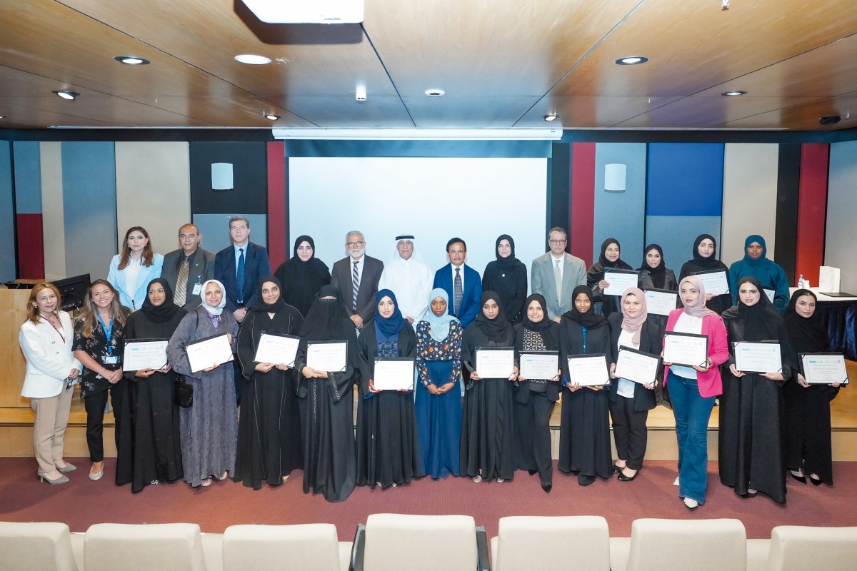 UDST President Dr. Salem Al Naemi along with senior officials and HMC professional during certificate distribution ceremony.  