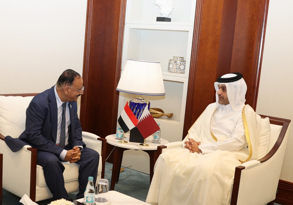 Minister of Transport H E Sheikh Mohammed bin Abdulla bin Mohammed Al-Thani meeting with Yemeni Minister of Transport Dr. Abdulsalam Saleh Humaid on the sidelines of the International Civil Aviation Organization (ICAO) Facilitation Conference (FALC 2025).