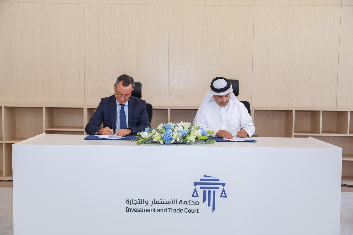 President of the Investment and Trade Court Judge Khalid bin Ali Al Obaidli and Director of the WIPO Arbitration and Mediation Center Ignacio De Castro Llamas.